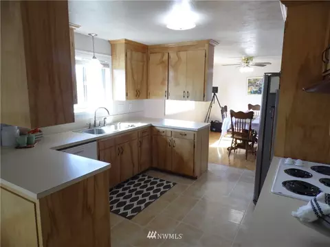 856 E Spruce St, Othello, WA 99344 photo 4
