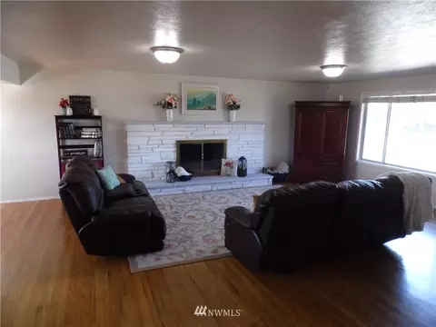 856 E Spruce St, Othello, WA 99344 photo 8