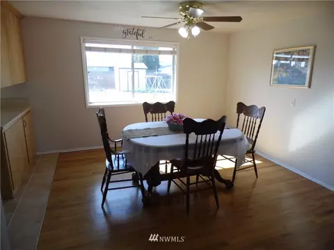 856 E Spruce St, Othello, WA 99344 photo 5