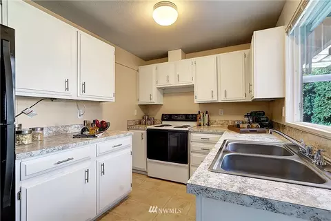 601 212th St SW, Bothell, WA 98021 photo 4