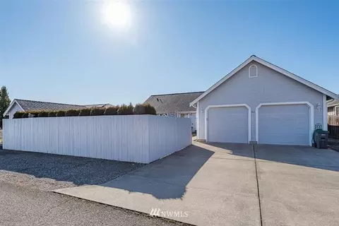912 E Willow St, Sequim, WA 98382 photo 32
