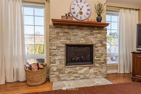 912 E Willow St, Sequim, WA 98382 photo 3