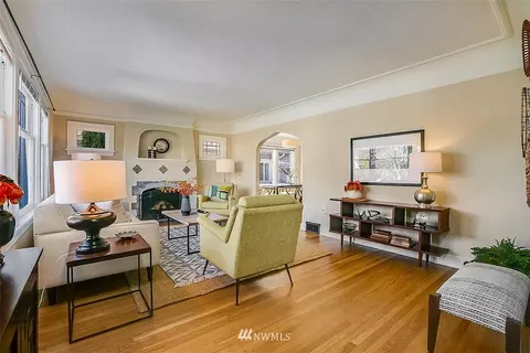 935 N 83rd St, Seattle, WA 98103 photo 2