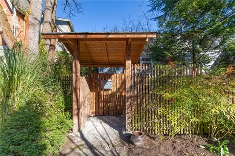 220 26th Ave E, Seattle, WA 98112 photo 3