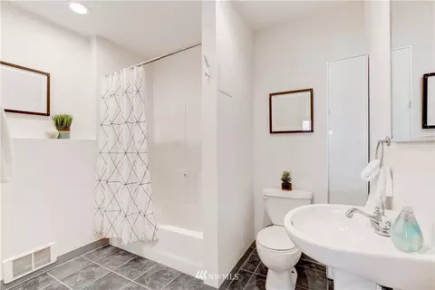 220 26th Ave E, Seattle, WA 98112 photo 31