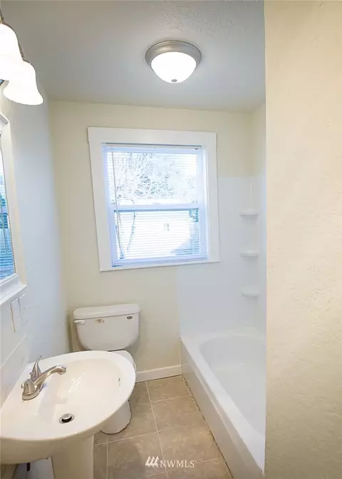 324 Washington Ave SE, Orting, WA 98360 photo 7