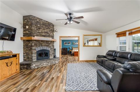243 Bremgartner Rd, Winlock, WA 98596 photo 4