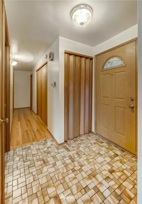 11004 Circle Dr, Bothell, WA 98011 photo 3