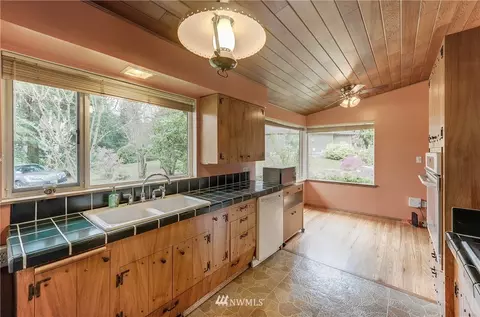 11004 Circle Dr, Bothell, WA 98011 photo 9