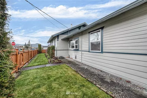 1158 Porter St, Enumclaw, WA 98022 photo 5