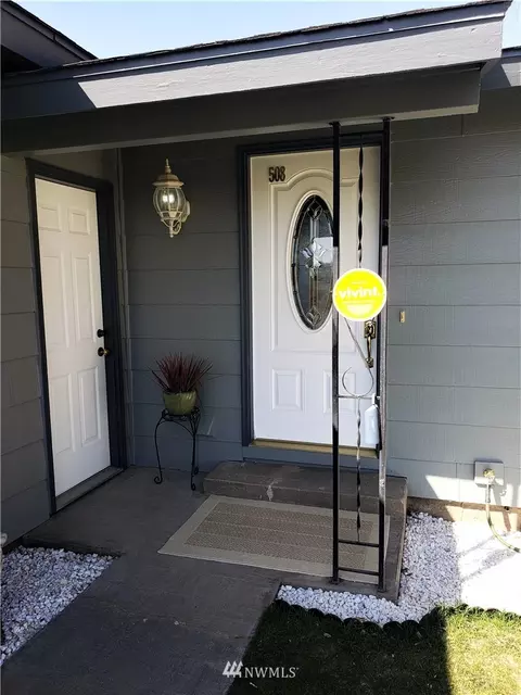 508 E 5th Ave, Warden, WA 98857 photo 3