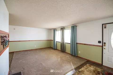 508 E 5th Ave, Warden, WA 98857 photo 5