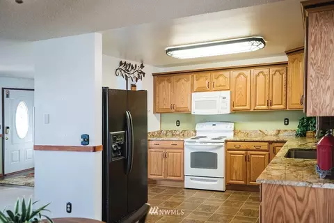 508 E 5th Ave, Warden, WA 98857 photo 10