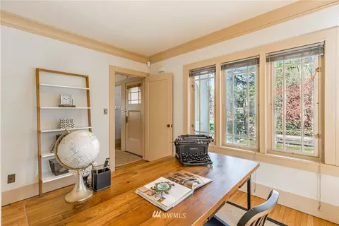 2525 E Calhoun St, Seattle, WA 98112 photo 14