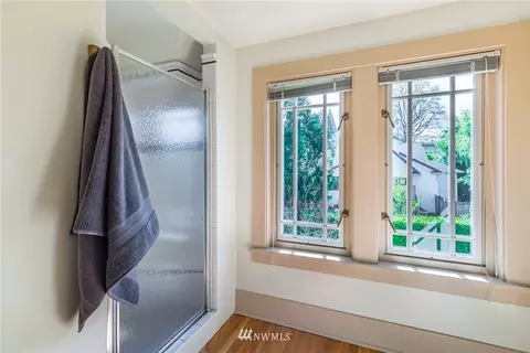 2525 E Calhoun St, Seattle, WA 98112 photo 22