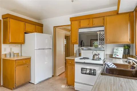 2525 E Calhoun St, Seattle, WA 98112 photo 11