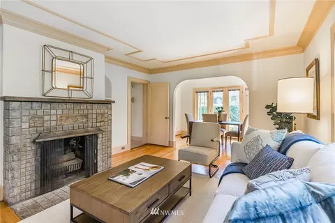 2525 E Calhoun St, Seattle, WA 98112 photo 4