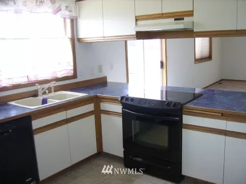107 Almadon St, Enumclaw, WA 98022 photo 6