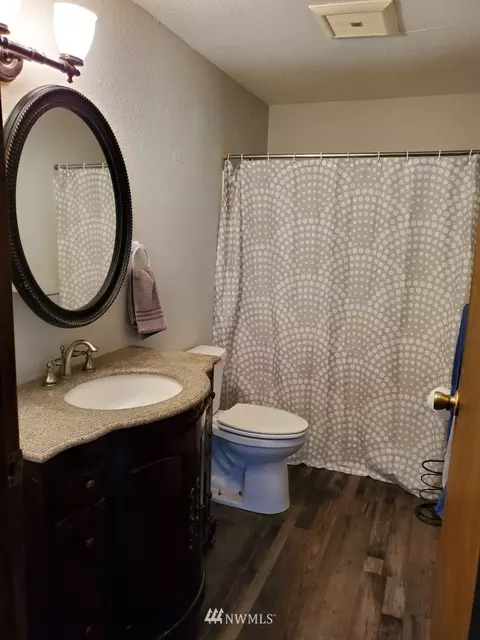 206 Olympia St E, Rainier, WA 98576 photo 8