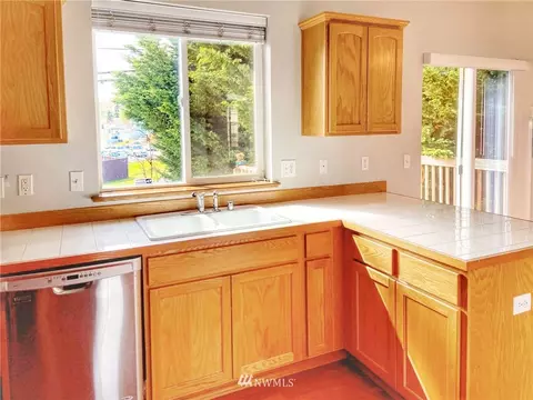 9926 28th Dr SE, Everett, WA 98208 photo 5
