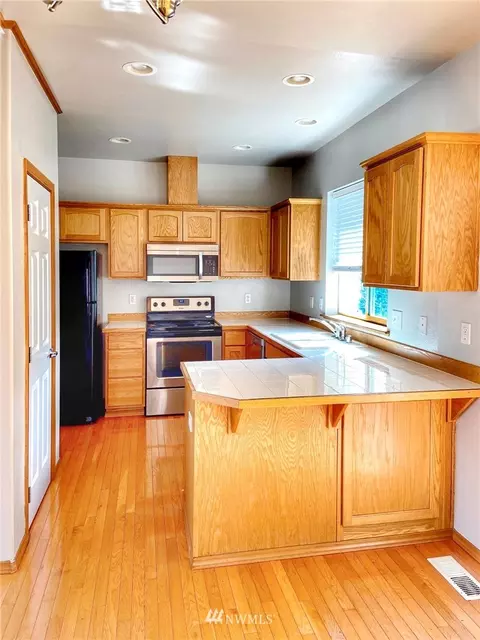 9926 28th Dr SE, Everett, WA 98208 photo 4