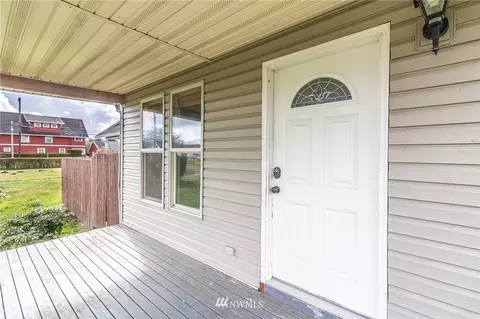 720 3rd St, Cosmopolis, WA 98537 photo 2
