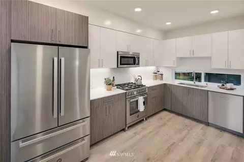 2510 Everett Ave E, Seattle, WA 98112 photo 11