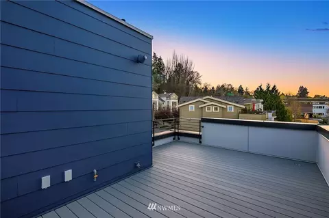 2510 Everett Ave E, Seattle, WA 98112 photo 17