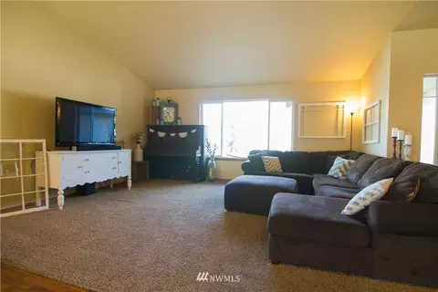 2128 Citation Loop, Wenatchee, WA 98801 photo 4