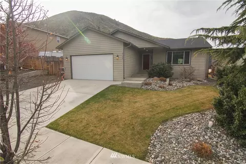 2128 Citation Loop, Wenatchee, WA 98801 photo 1