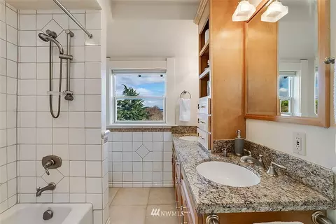 1124 17th Ave E, Seattle, WA 98112 photo 28