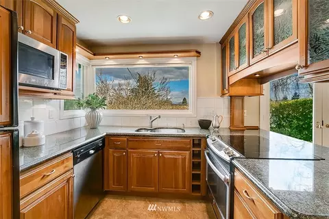 1124 17th Ave E, Seattle, WA 98112 photo 14