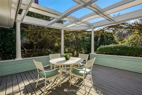1124 17th Ave E, Seattle, WA 98112 photo 2