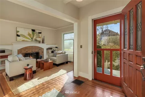 1124 17th Ave E, Seattle, WA 98112 photo 3