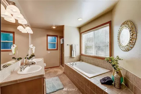 18406 10th Dr SE, Bothell, WA 98012 photo 17