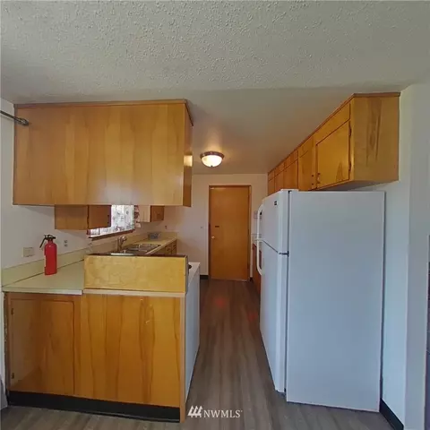 17305 Spanaway Ln E, Spanaway, WA 98387 photo 9