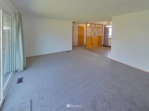 17305 Spanaway Ln E, Spanaway, WA 98387 photo 10