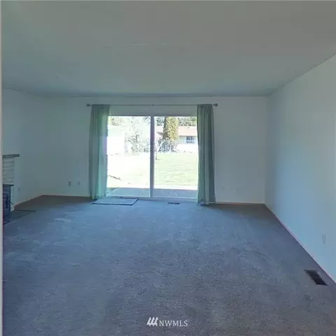 17305 Spanaway Ln E, Spanaway, WA 98387 photo 5