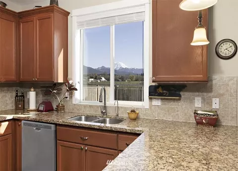490 Sigrist Dr E, Enumclaw, WA 98022 photo 16