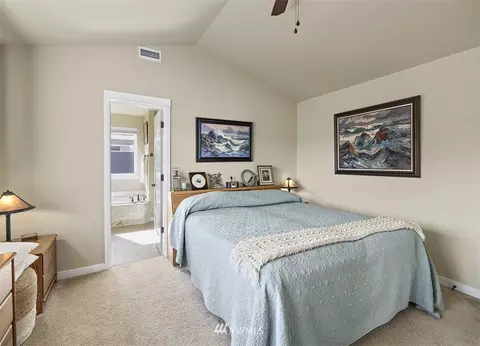 490 Sigrist Dr E, Enumclaw, WA 98022 photo 29