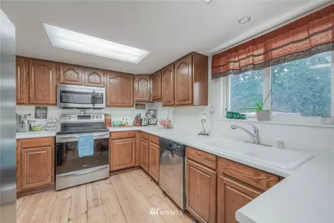 9720 Sharon Dr, Everett, WA 98204 photo 5