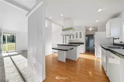 807 Tipsoo Loop S, Rainier, WA 98576 photo 5