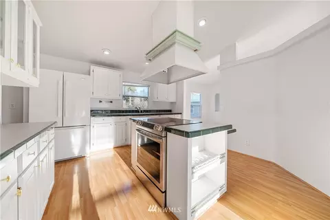 807 Tipsoo Loop S, Rainier, WA 98576 photo 4