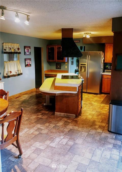 1313 5th St, Cosmopolis, WA 98537 photo 2