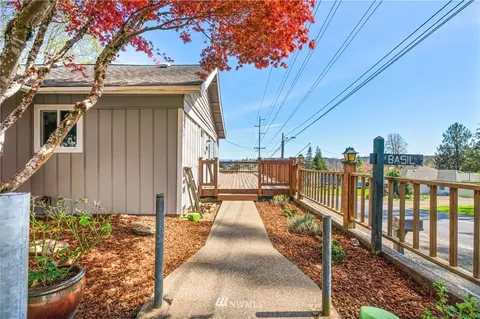 919 Jackson St, Raymond, WA 98577 photo 3