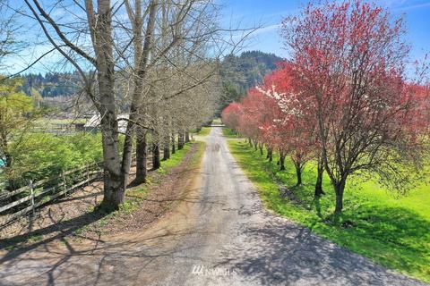 13021 Pioneer Way E, Orting, WA 98360 photo 2