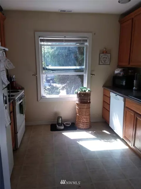 10216 NE 185th St, Bothell, WA 98011 photo 8