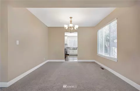 5010 10th Pl W, Everett, WA 98203 photo 3