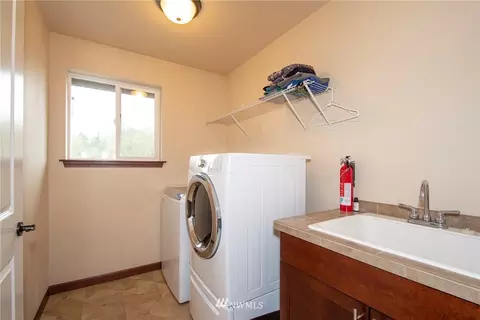 303 Ames St NE, Orting, WA 98360 photo 33