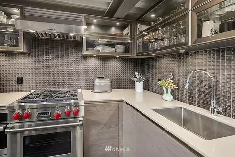 2914 E Madison St #202, Seattle, WA 98112 photo 5